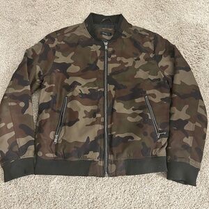 Men’s Truth camo bomber jacket